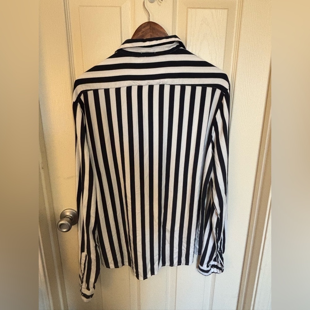 Denim and Flower Navy & White Striped Poplin Button down Shirt blouse - Picture 4 of 5